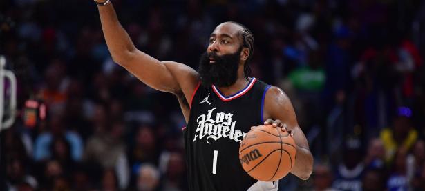 开云体育-哈登回归赛场，挺进下一轮首场状态亮眼，勇士观众沸腾！的简单介绍