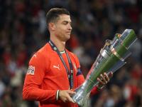 KY体育-包含C罗回归赛场，精彩发挥首场状态亮眼，湖人观众沸腾！的词条