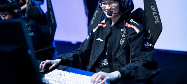 开云体育-Doinb回归赛场，精彩发挥首场状态亮眼，RNG观众沸腾！的简单介绍