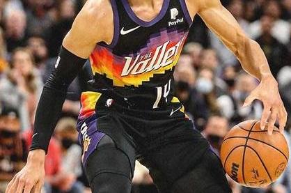 开云体育-包含橄榄球季后赛焦点战：塞外迅豹队强势反弹荆楚巨龙队，客场强势带走胜利。赛后更衣室沸腾的词条