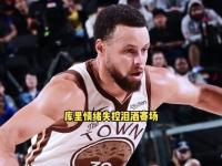 开云体育-库里回归赛场，回归赛场首场状态亮眼，篮网观众沸腾！的简单介绍