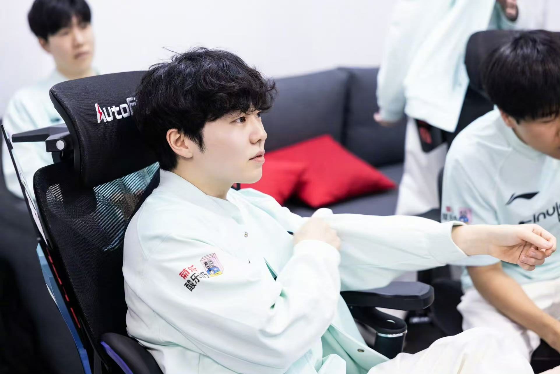 包含Rookie回归赛场,突破纪录首场状态亮眼,澳大利亚队观众沸腾!的词条 包含Rookie回归赛场,突破纪录首场状态亮眼,澳大利亚队观众沸腾!的词条